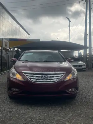 Hyundai Sonata 2011 Red