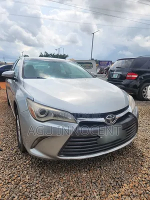 Toyota Camry 2018 Silver