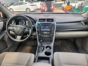 Toyota Camry 2018 Silver