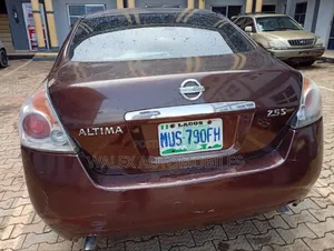 Nissan Altima 2008 Brown