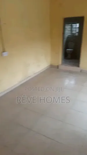Mini Flat in Soluyi for rent