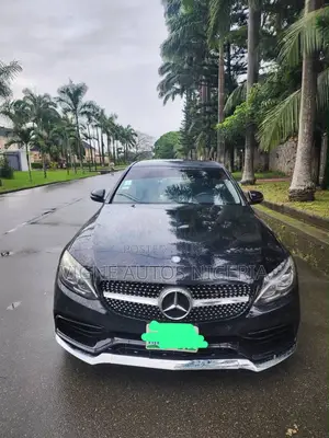 Mercedes-Benz C300 Luxury 4matic Sedan AWD (2.0L 4cyl 7A) 2017 Black