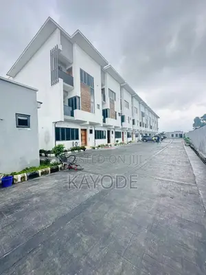 4bdrm Duplex in Lekki Phase 1 for rent