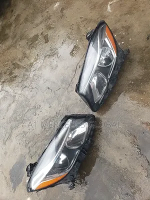 Mercedes-Benz GLA Non-Charger Headlights