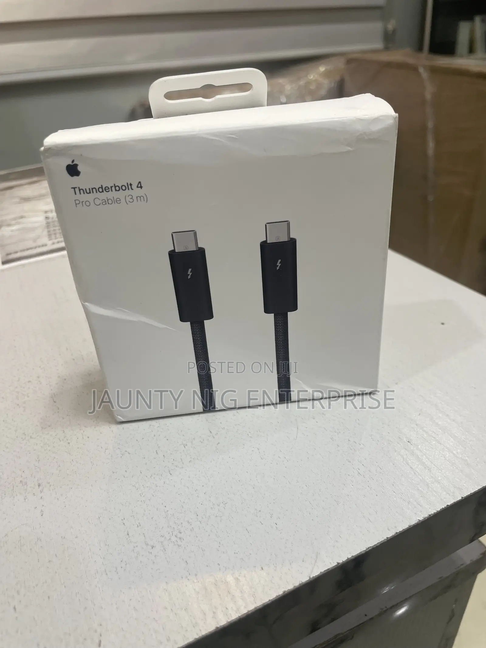 Apple Thunderbolt 4 Pro Cable (9.8' / 3m)