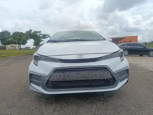 Toyota Corolla LE 2021 White