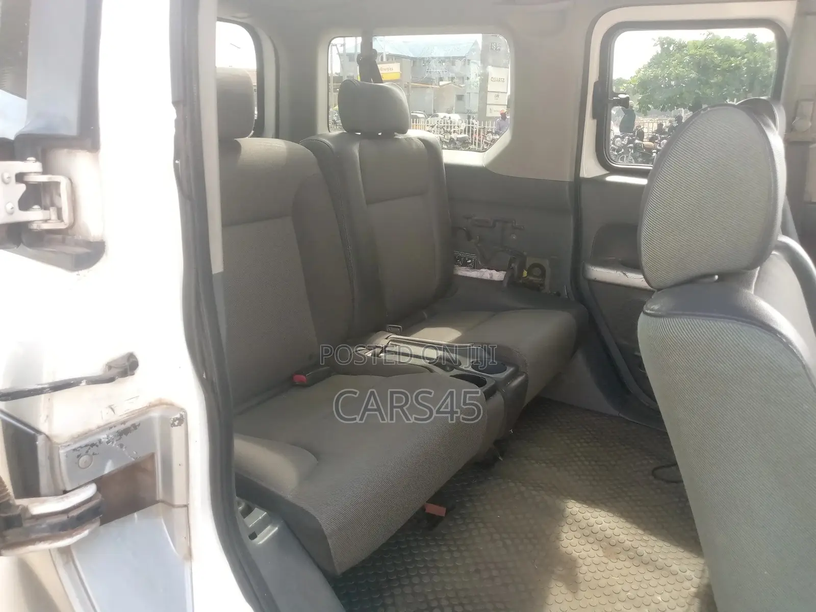 Honda Element 2004 White