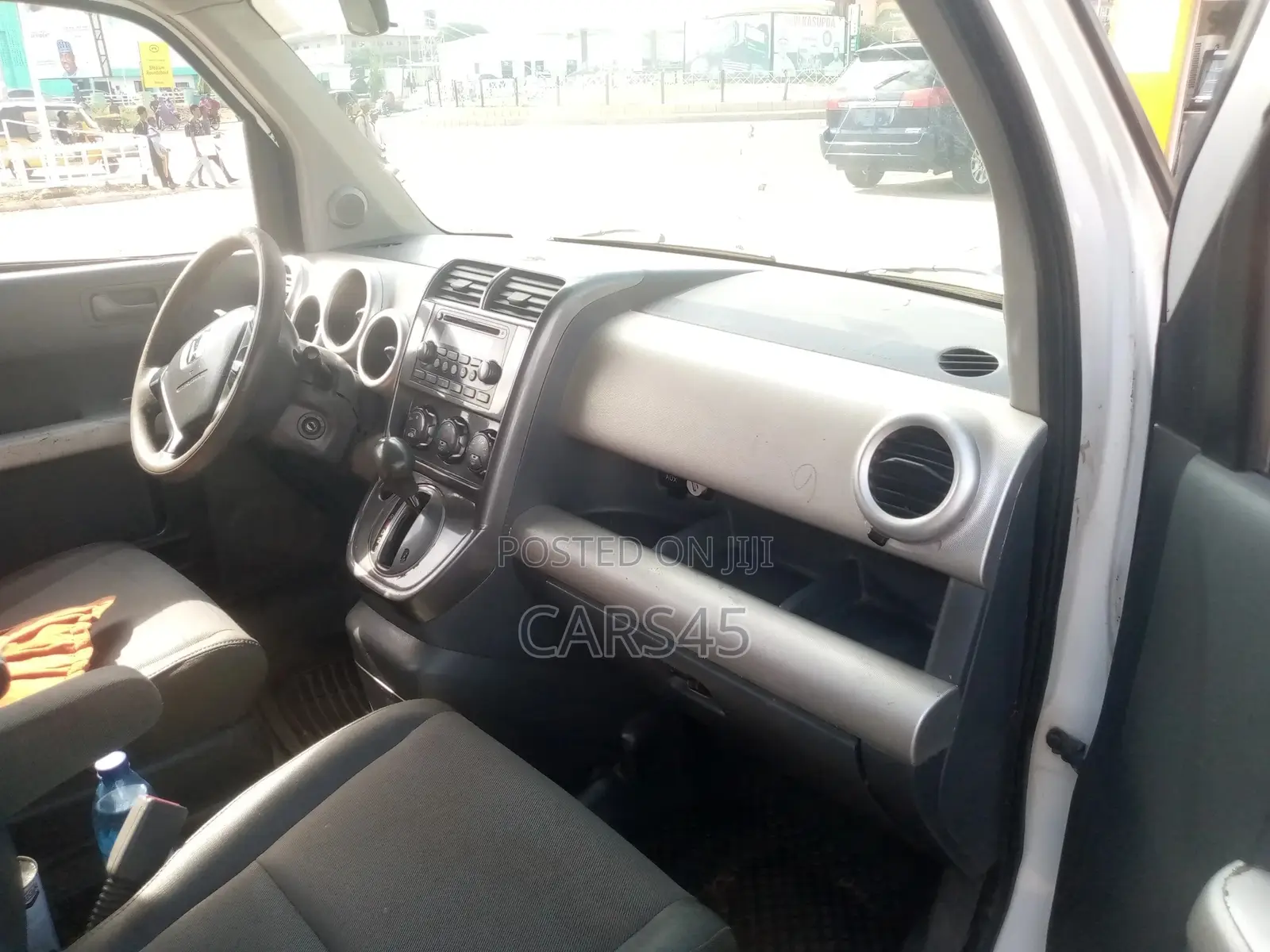 Honda Element 2004 White