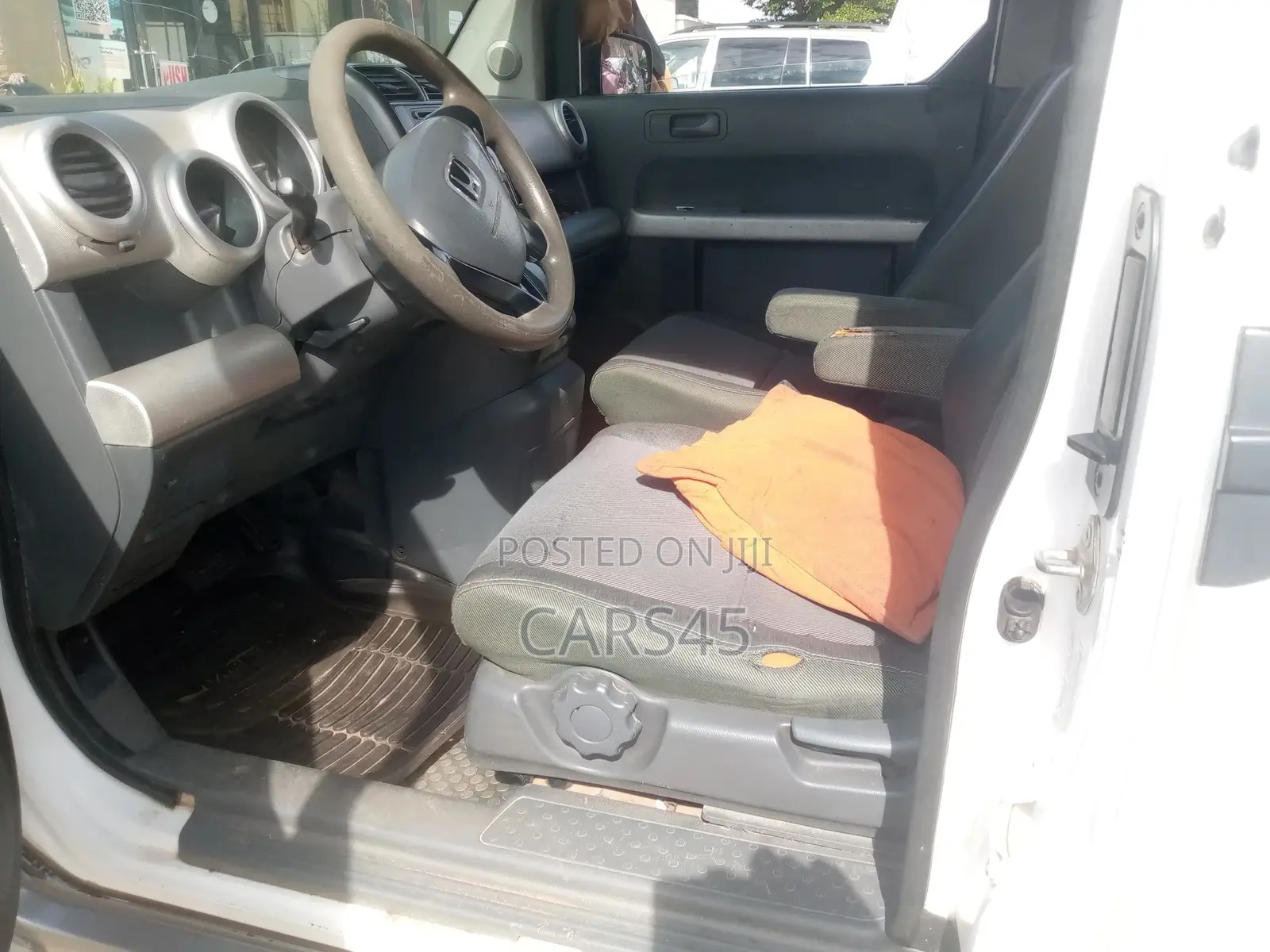 Honda Element 2004 White