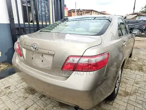 Toyota Camry 2009 Gold