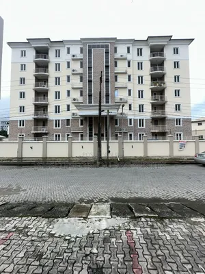 3bdrm Apartment in Lekki Phase 1 for rent