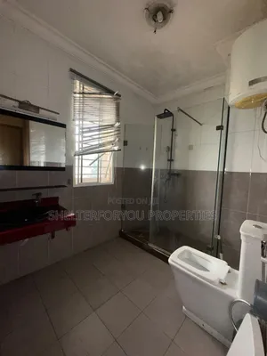 3bdrm Apartment in Lekki Phase 1 for rent