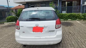 Toyota Matrix 2004 White