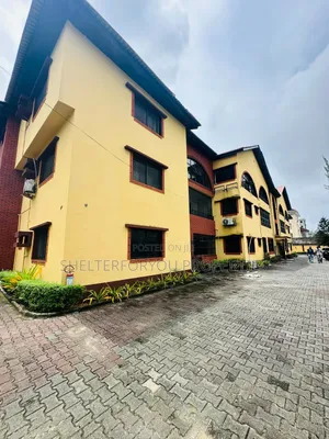 3bdrm Apartment in Lekki Phase 1 for sale