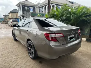 Toyota Camry LE 4dr Sedan (2.5L 4cyl 6A) 2012 Gray
