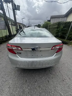 Toyota Camry XLE V6 4dr Sedan (3.5L 6cyl 6A) 2013 Silver