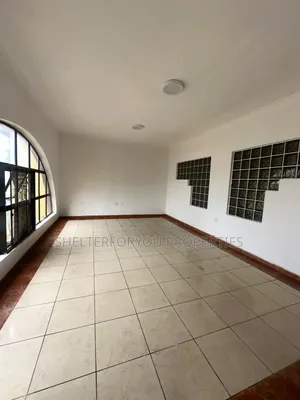 4bdrm House in Lekki Phase 1 for rent