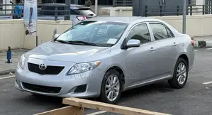 Toyota Corolla 2010 Silver