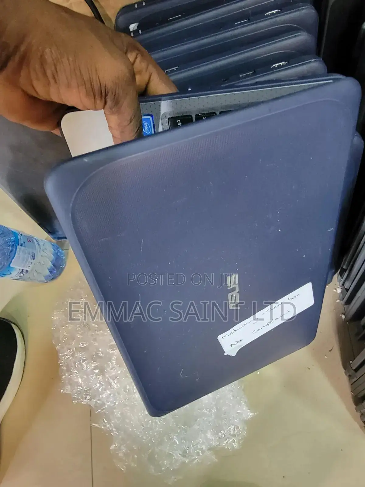 Laptop Asus 4GB Intel SSD 60GB
