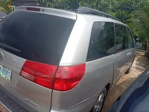 Toyota Sienna 2006 Silver