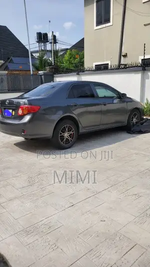 Toyota Corolla 2010 Gray