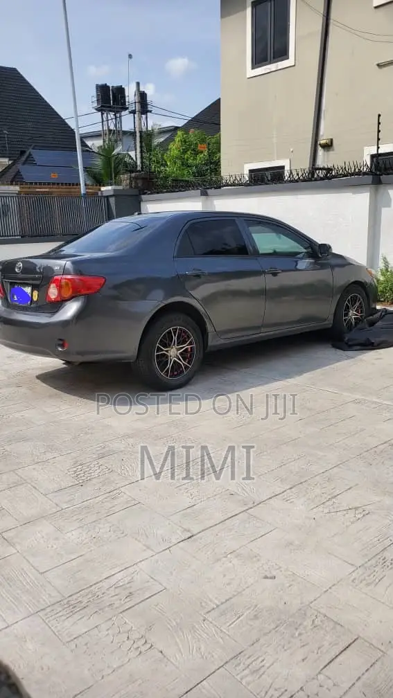 Toyota Corolla 2010 Gray