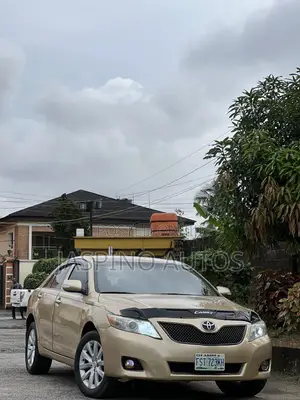 Toyota Camry 2010 Gold