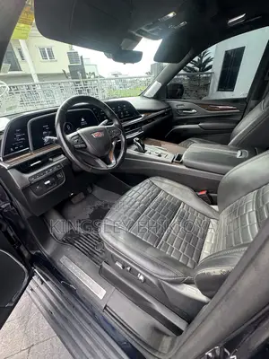 Cadillac Escalade Premium Luxury 4WD 2024 Black