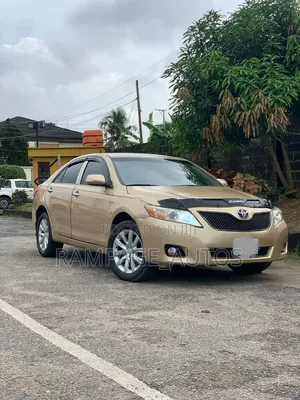 Toyota Camry 2010 Gold