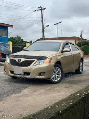 Toyota Camry 2010 Gold
