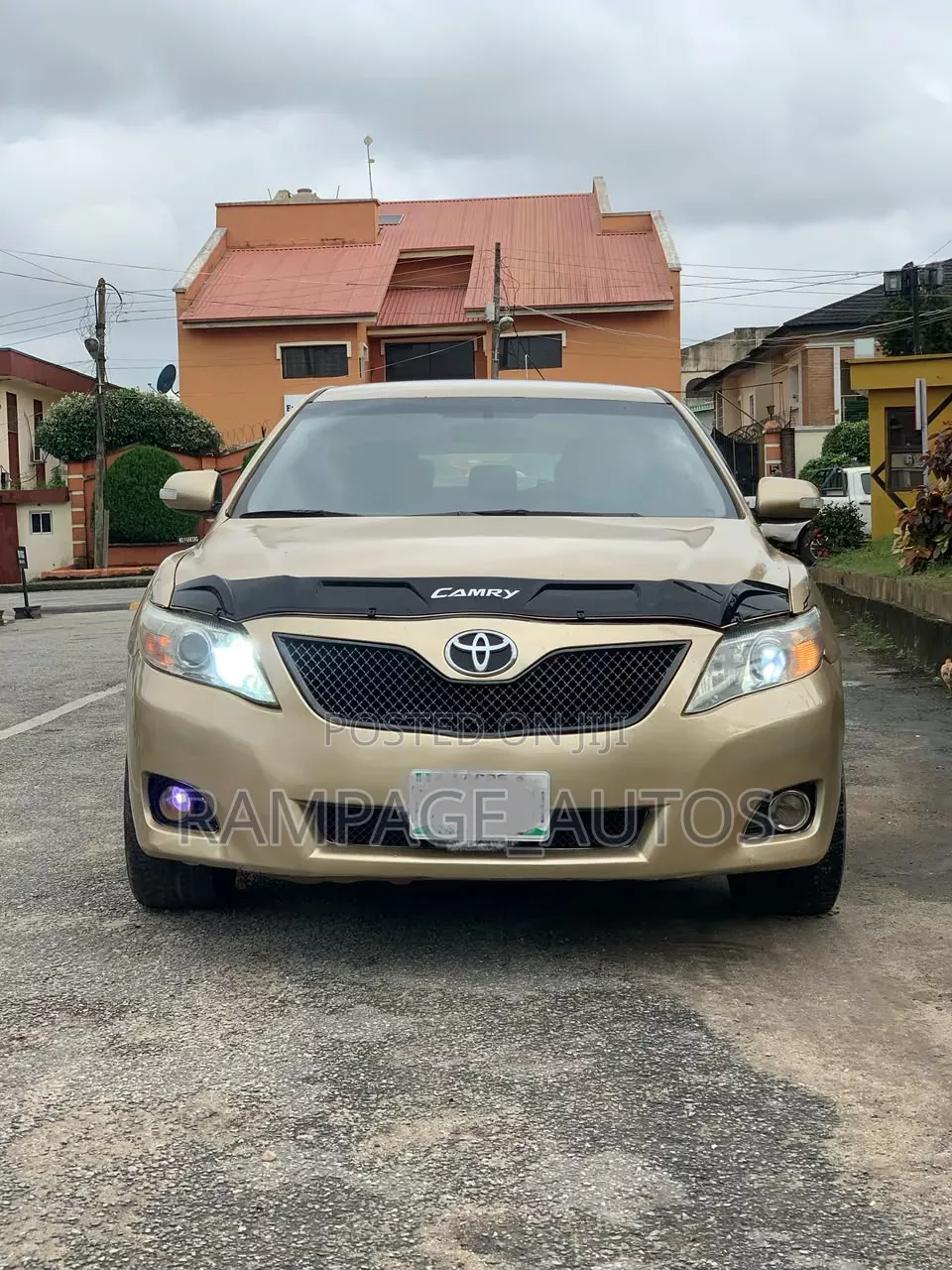 Toyota Camry 2010 Gold