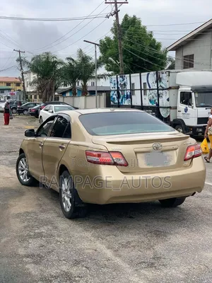 Toyota Camry 2010 Gold