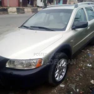 Volvo V70 2006 Gold