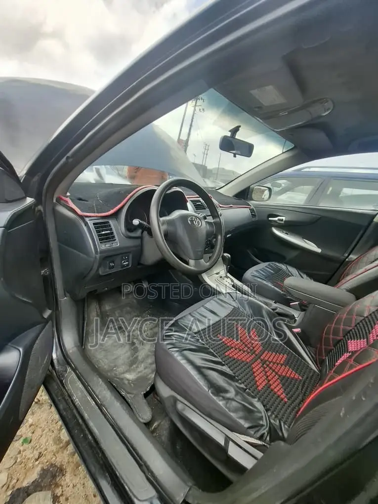 Toyota Corolla 2010 Black