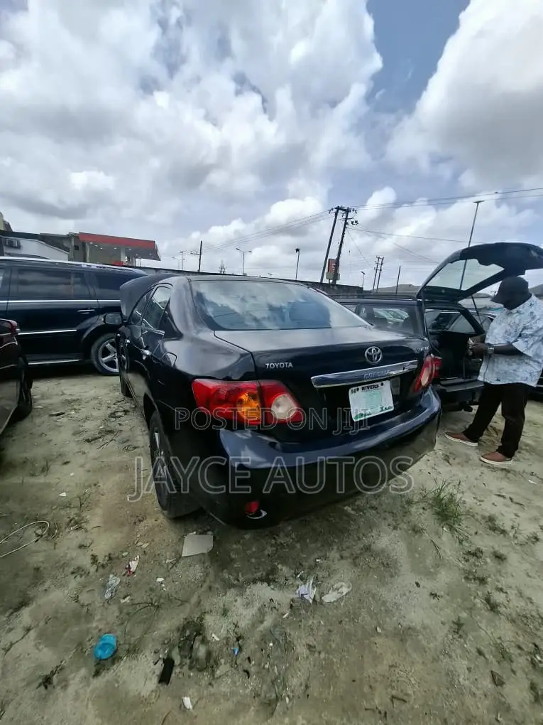 Toyota Corolla 2010 Black
