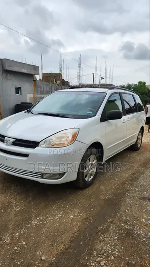 Toyota Sienna 2004 White