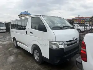 Toyota HiAce 2013 White