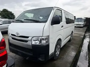Toyota HiAce 2013 White