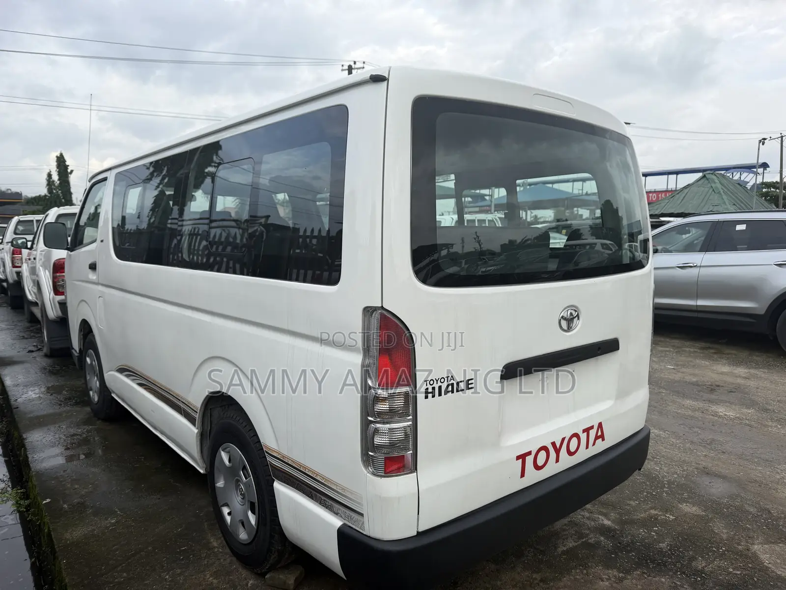 Toyota HiAce 2013 White