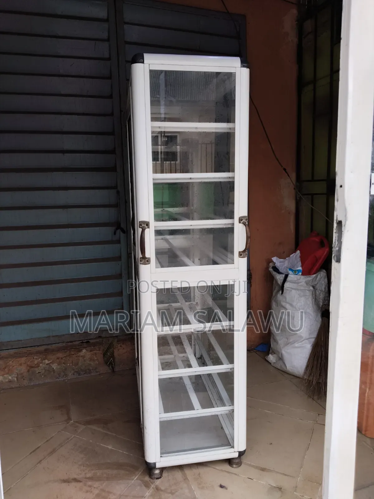 Show Glass
