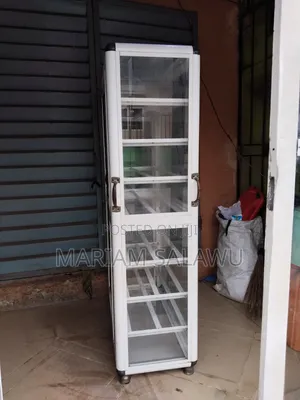 Show Glass