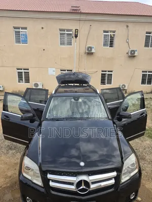 Mercedes-Benz GLK-Class 2010 Black