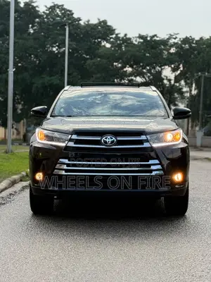 Toyota Highlander LE 2019 Black