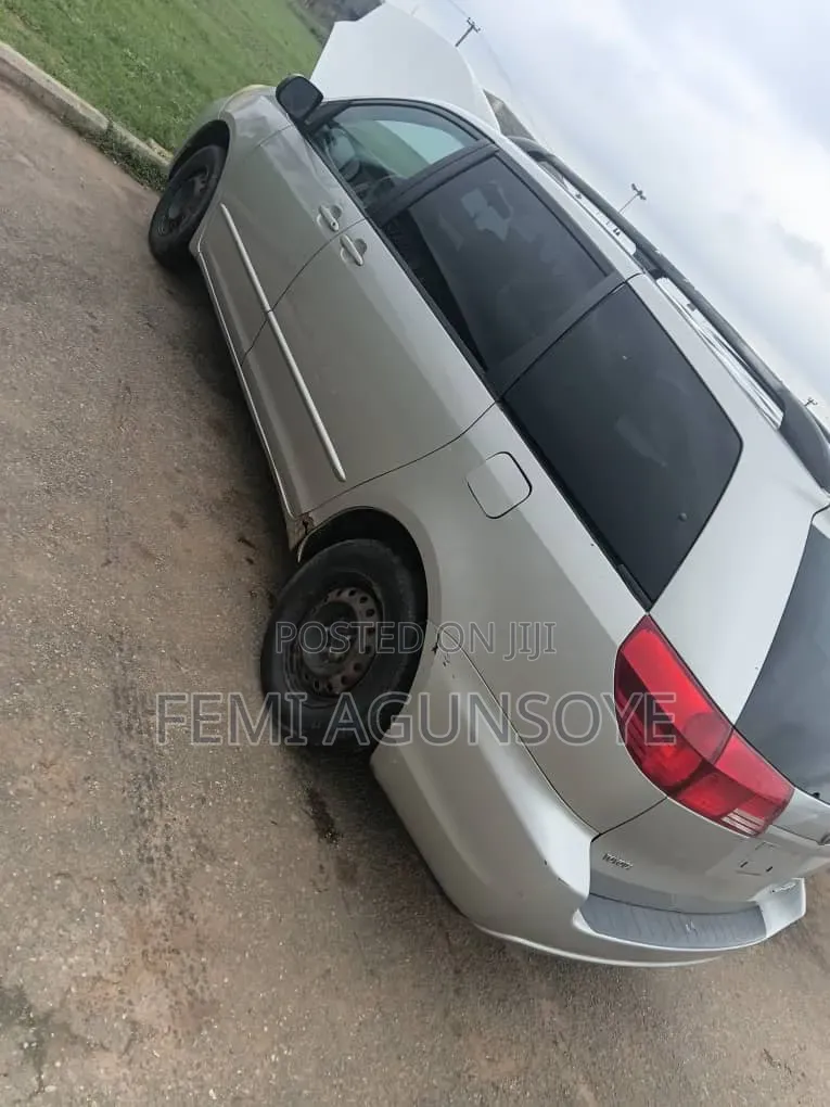 Toyota Sienna 2005 Silver