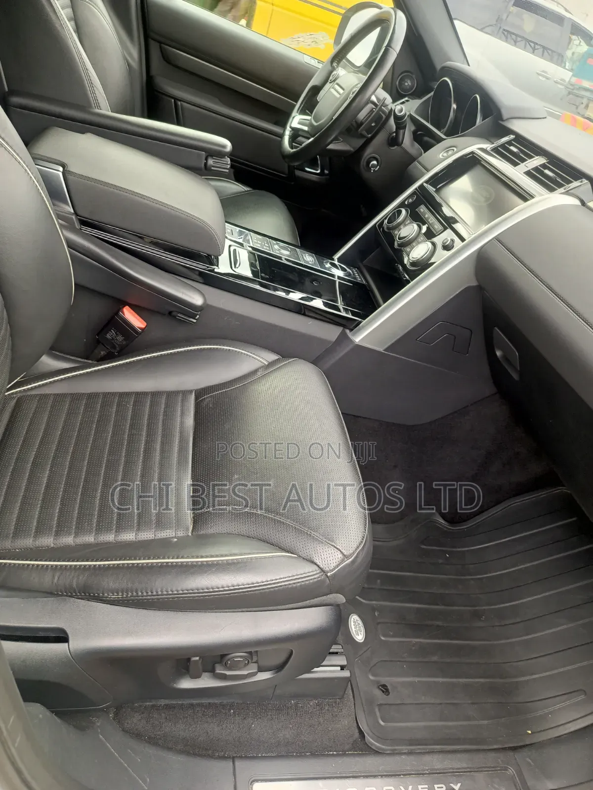 Land Rover Discovery 2017 White