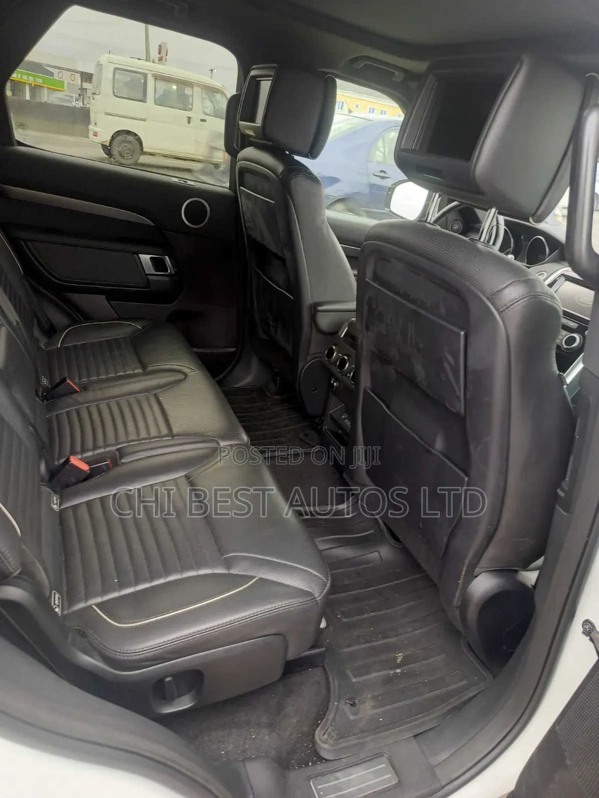 Land Rover Discovery 2017 White