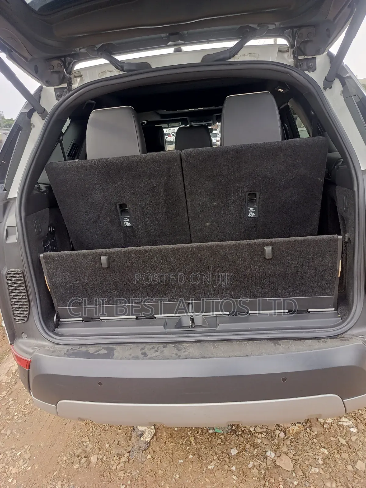 Land Rover Discovery 2017 White