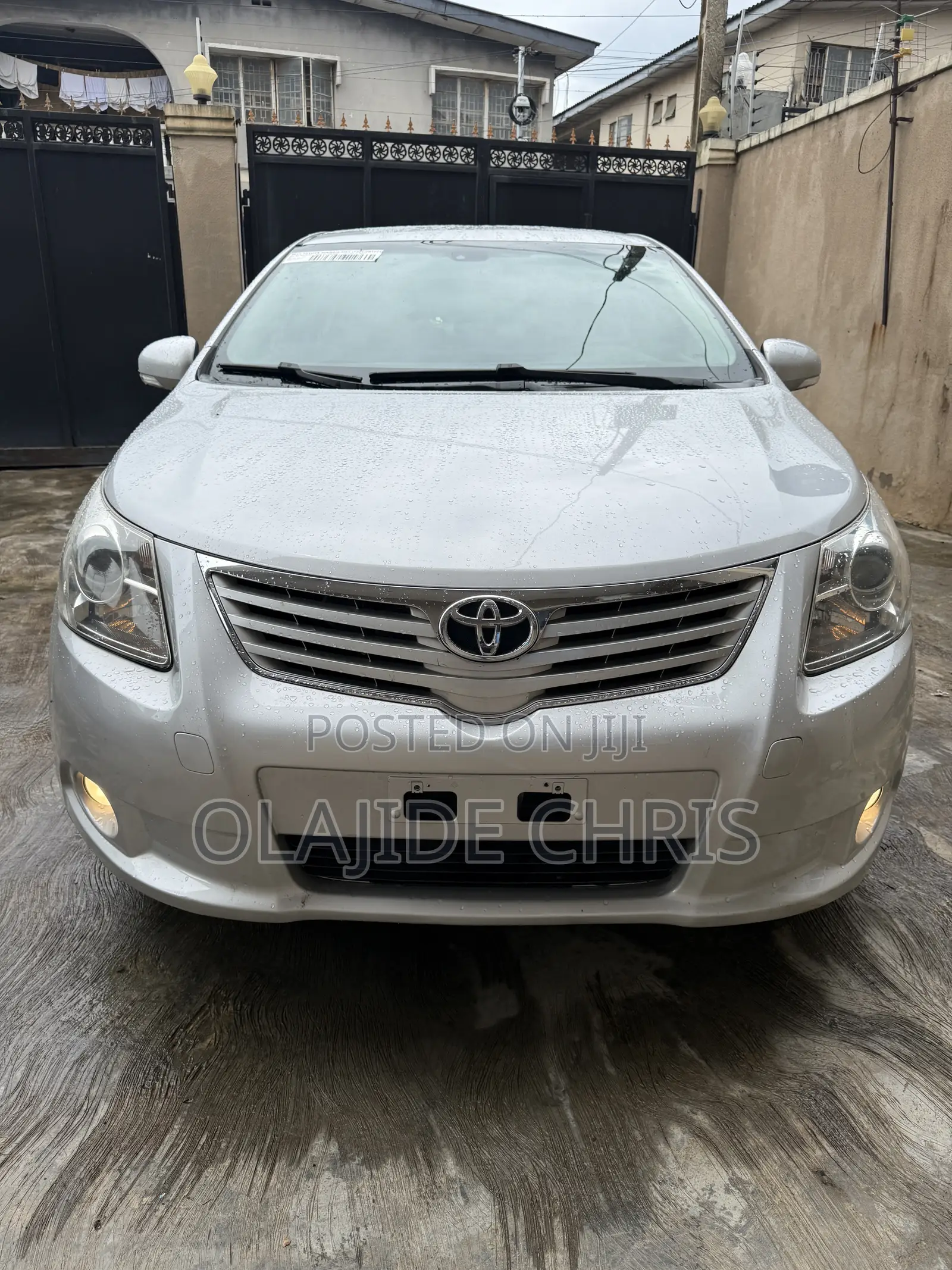 Toyota Avensis 2011 Silver