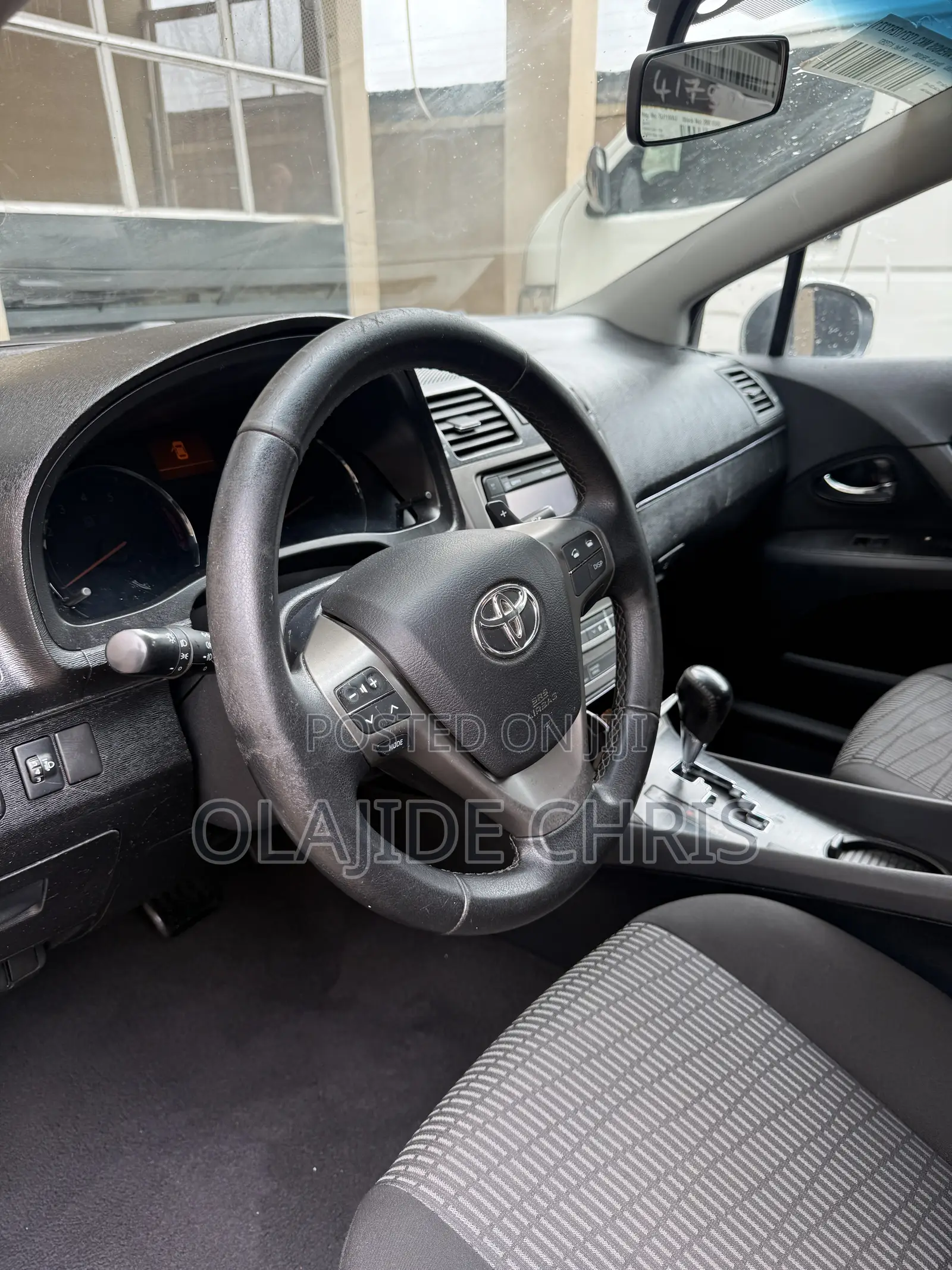 Toyota Avensis 2011 Silver