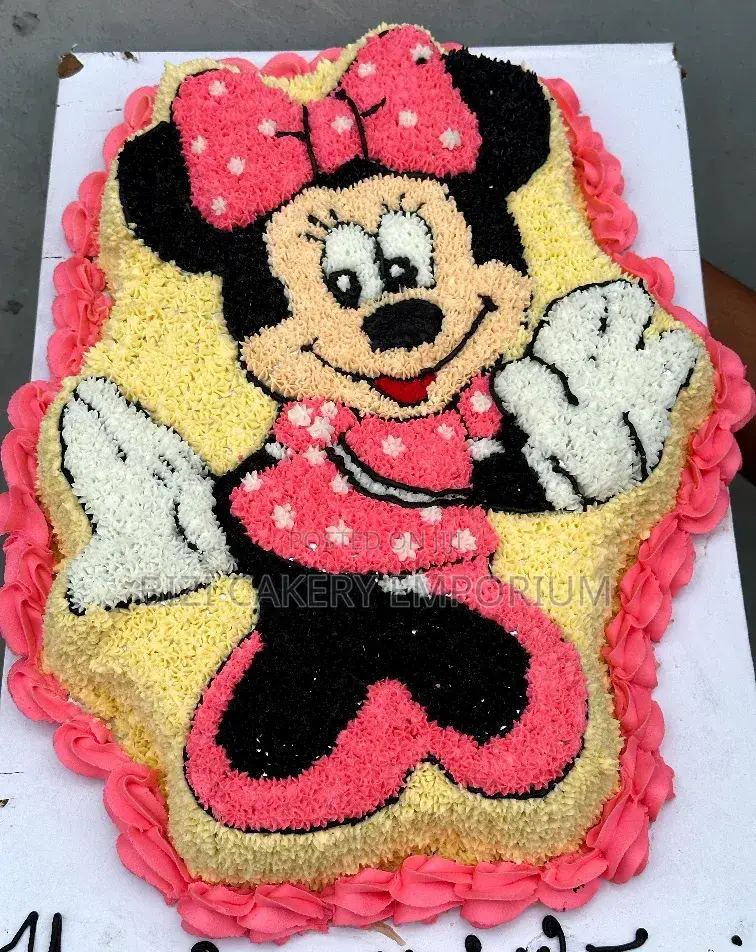 Beautiful Minnie Mouse Character Cake